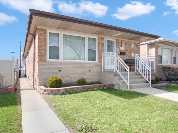 11046 S Ewing Avenue , Chicago, IL 60617