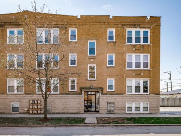 4749 W Roscoe Street, Unit 3, Chicago, IL 60641