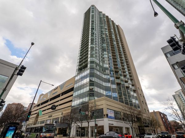 111 W Maple Street , Unit 3305, Chicago, IL 60610