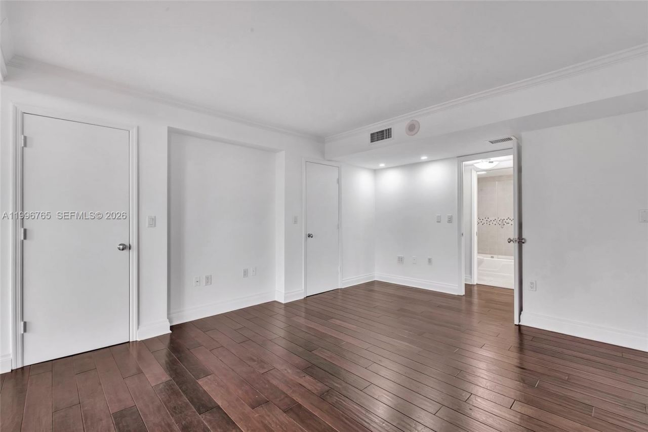 2901 S Bayshore Dr, Unit 16G, Miami, FL 33133 Photo