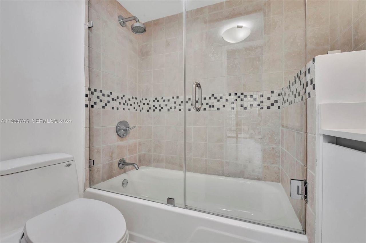 2901 S Bayshore Dr, Unit 16G, Miami, FL 33133 Photo