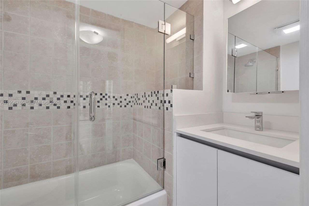 2901 S Bayshore Dr, Unit 16G, Miami, FL 33133 Photo