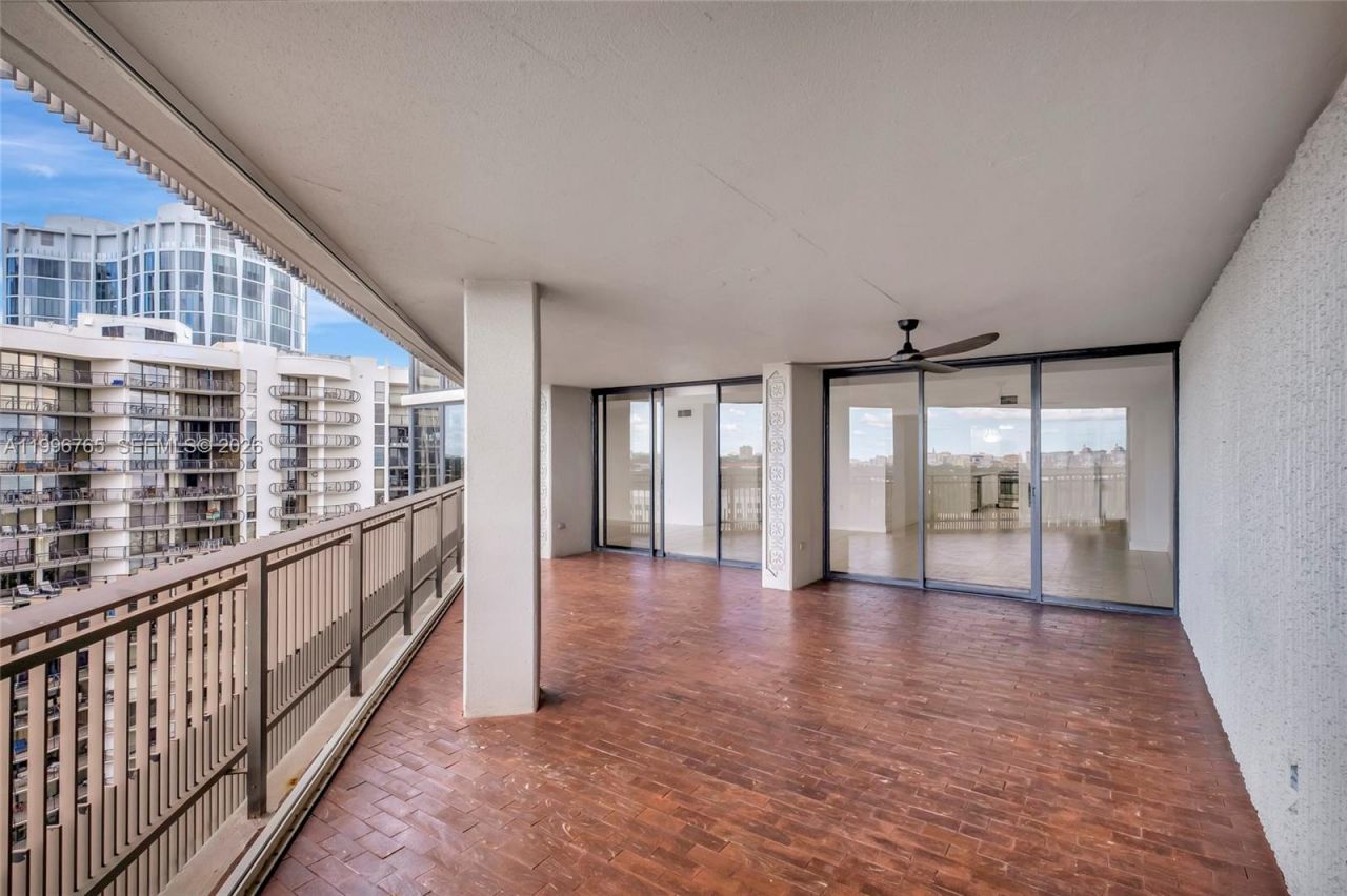 2901 S Bayshore Dr, Unit 16G, Miami, FL 33133 Photo