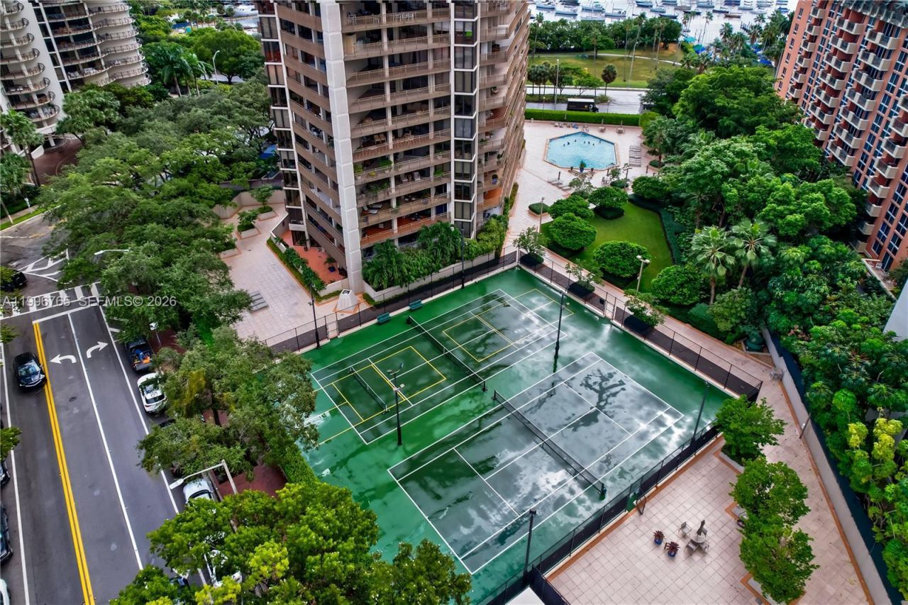 2901 S Bayshore Dr, Unit 16G, Miami, FL 33133 Photo