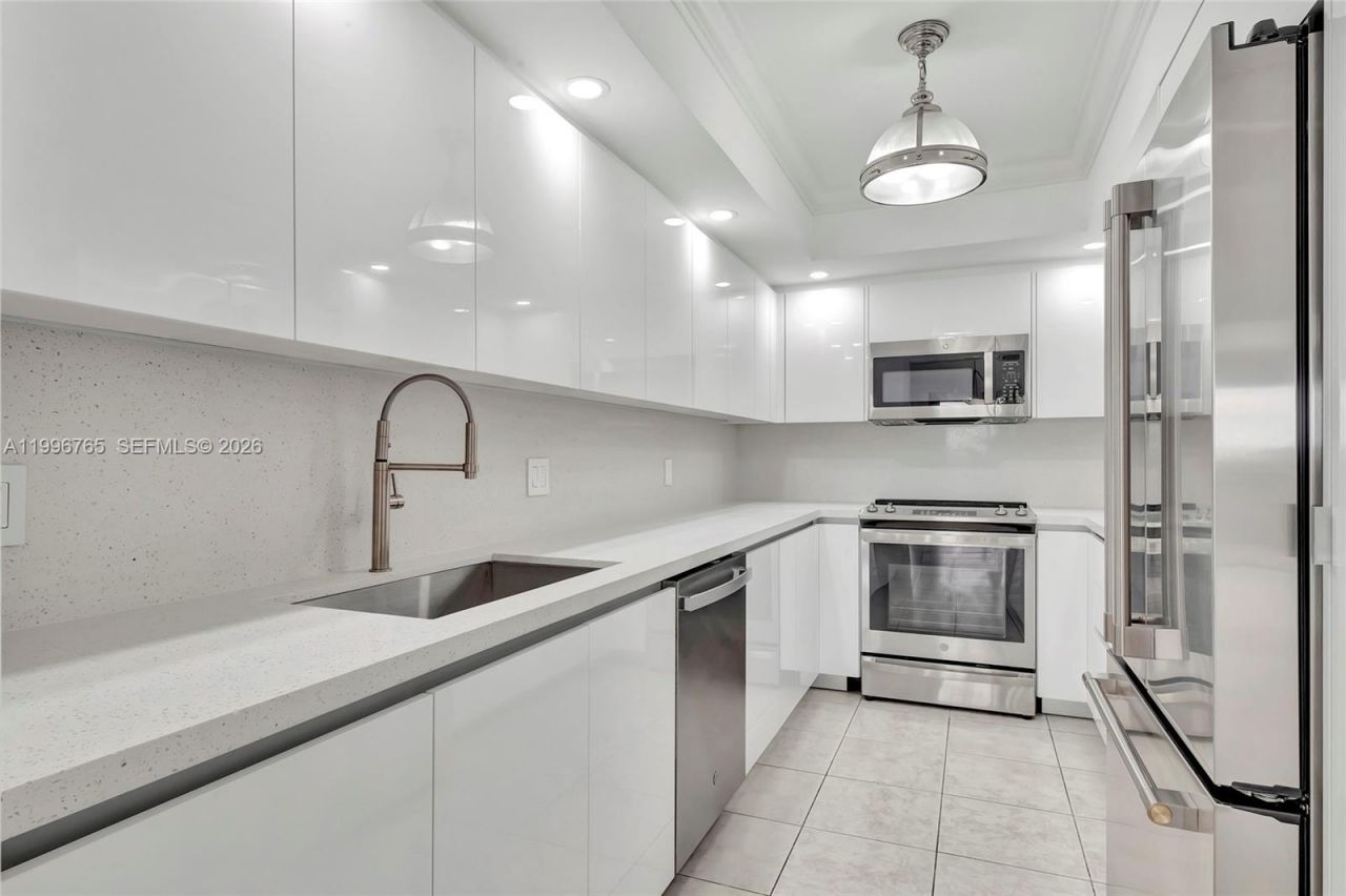 2901 S Bayshore Dr, Unit 16G, Miami, FL 33133 Photo