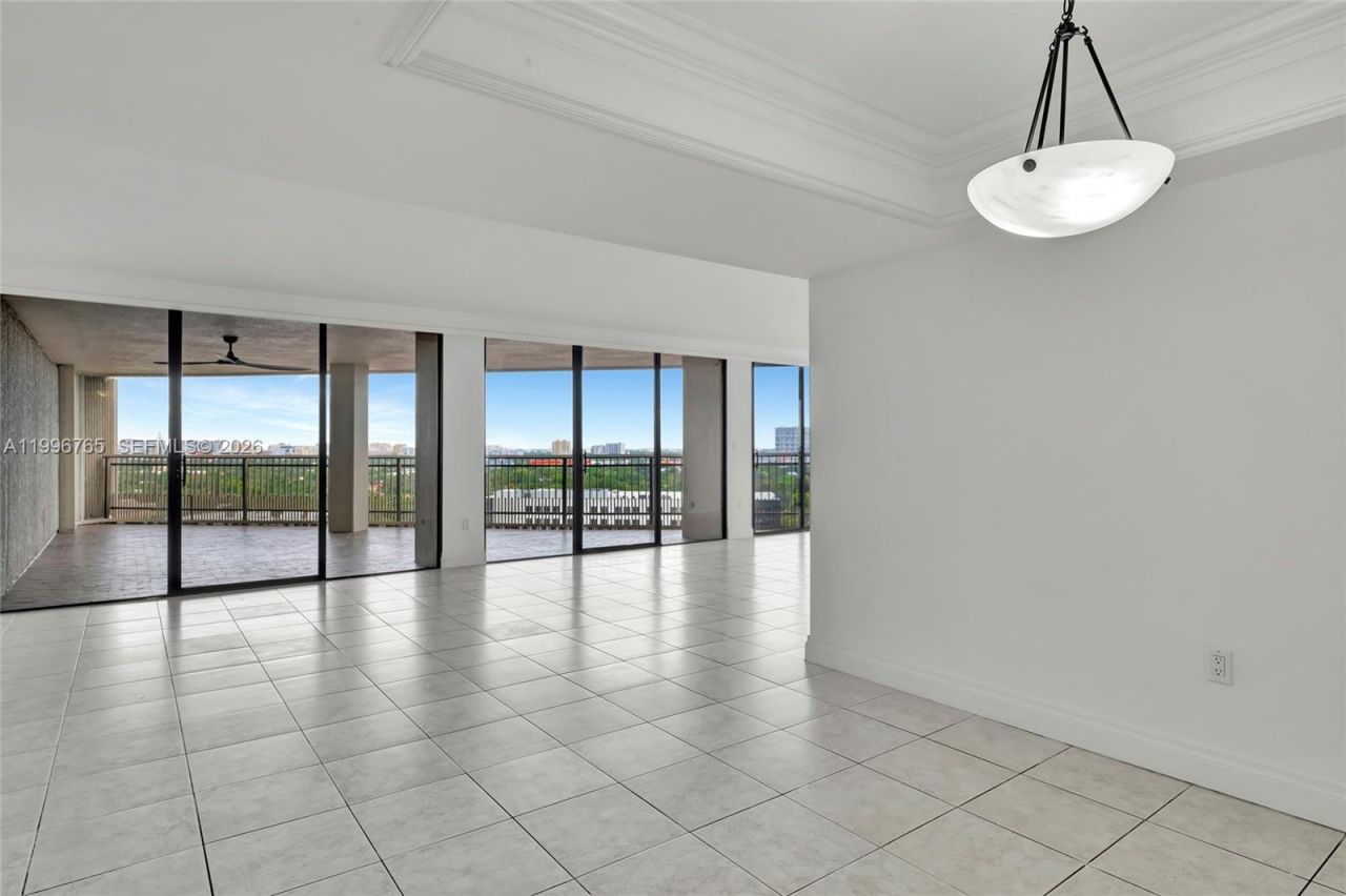 2901 S Bayshore Dr, Unit 16G, Miami, FL 33133 Photo