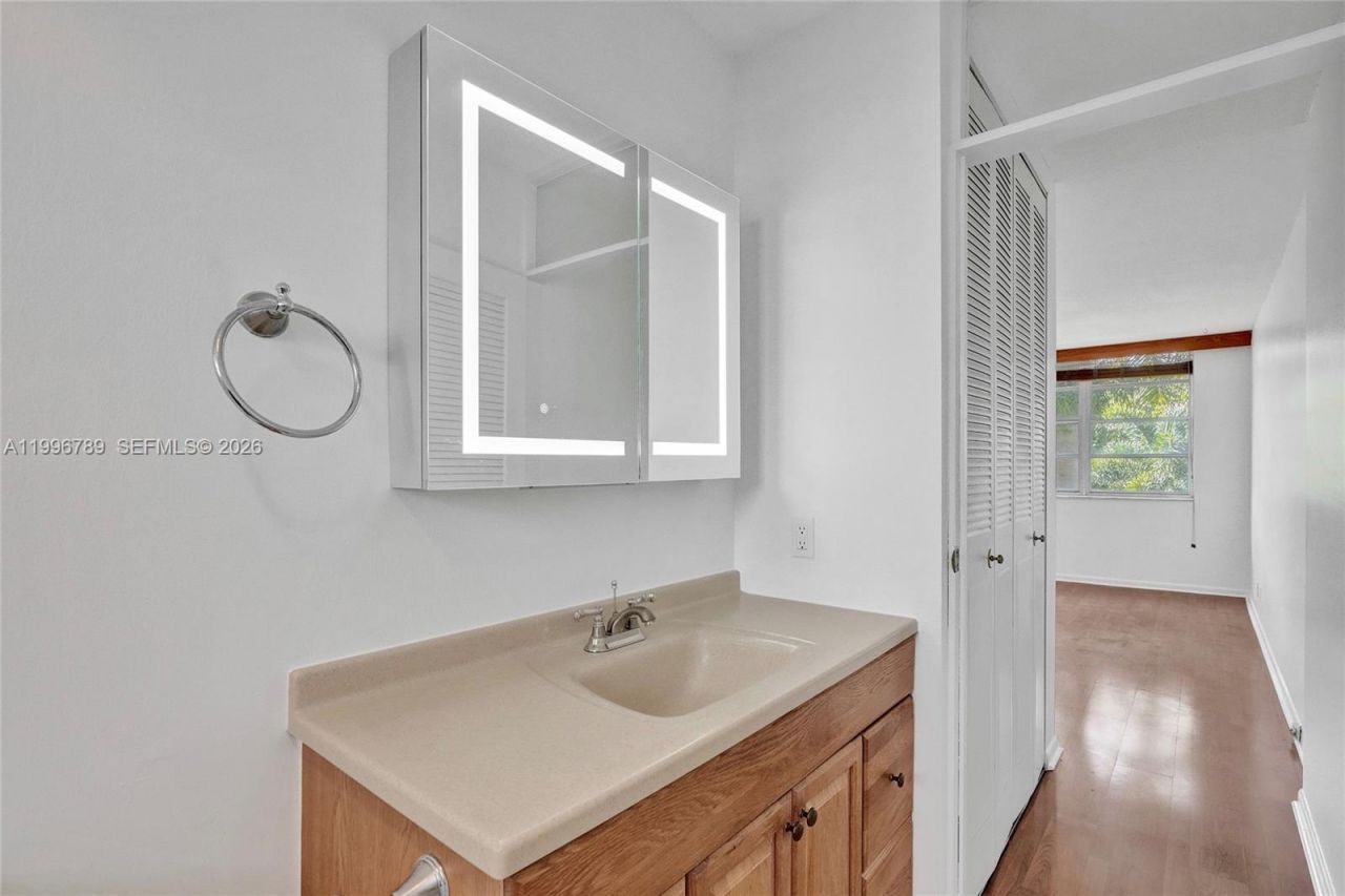 3181 S Ocean Dr, Unit 306 W, Hallandale Beach, FL 33009 Photo