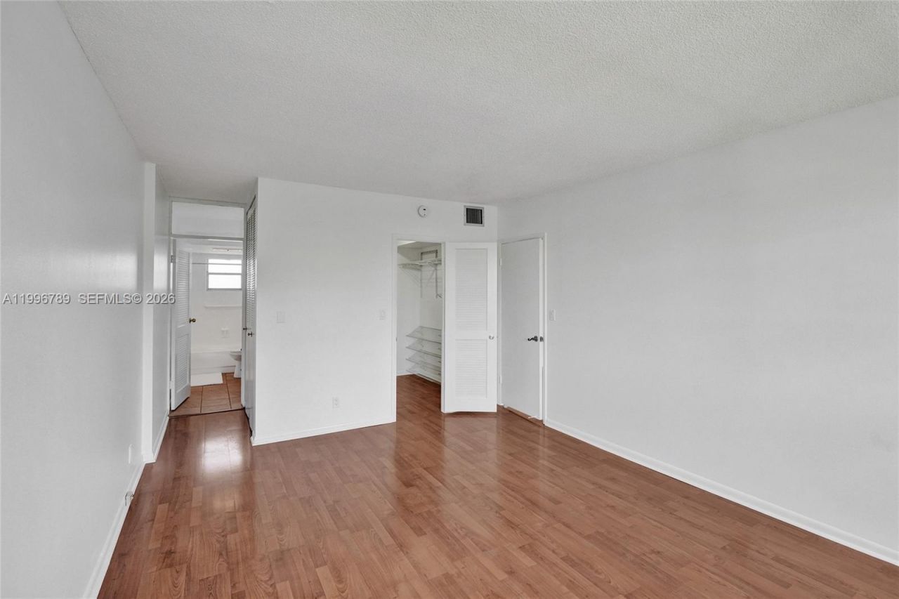 3181 S Ocean Dr, Unit 306 W, Hallandale Beach, FL 33009 Photo