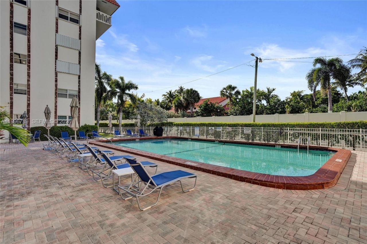 3181 S Ocean Dr, Unit 306 W, Hallandale Beach, FL 33009 Photo