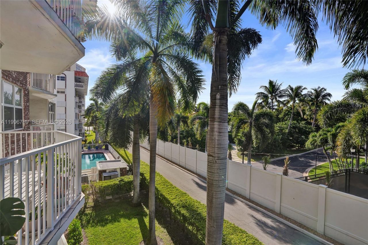 3181 S Ocean Dr, Unit 306 W, Hallandale Beach, FL 33009 Photo