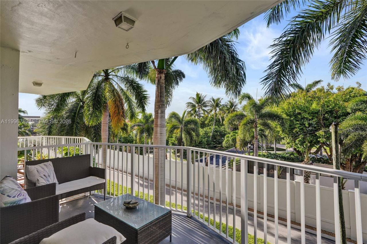 3181 S Ocean Dr, Unit 306 W, Hallandale Beach, FL 33009 Photo
