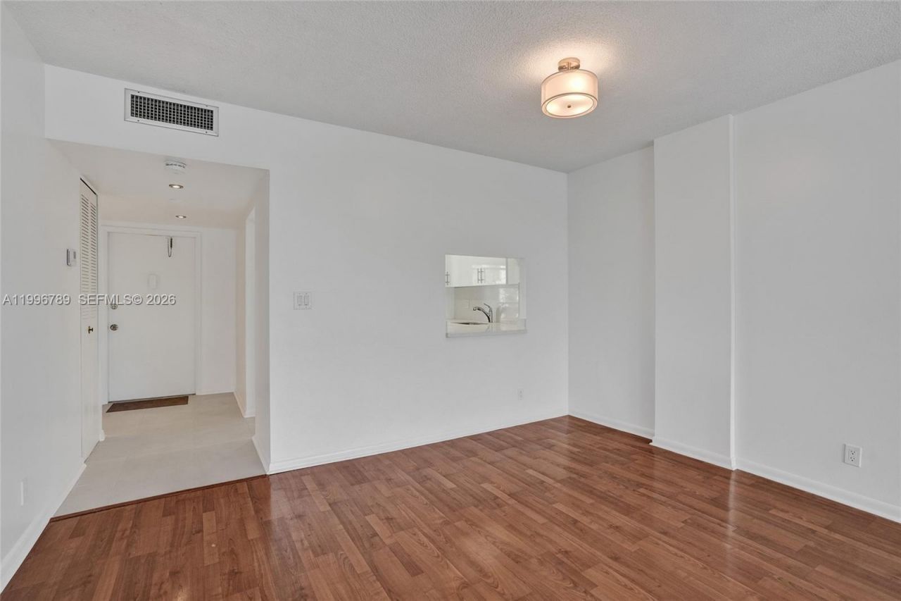 3181 S Ocean Dr, Unit 306 W, Hallandale Beach, FL 33009 Photo