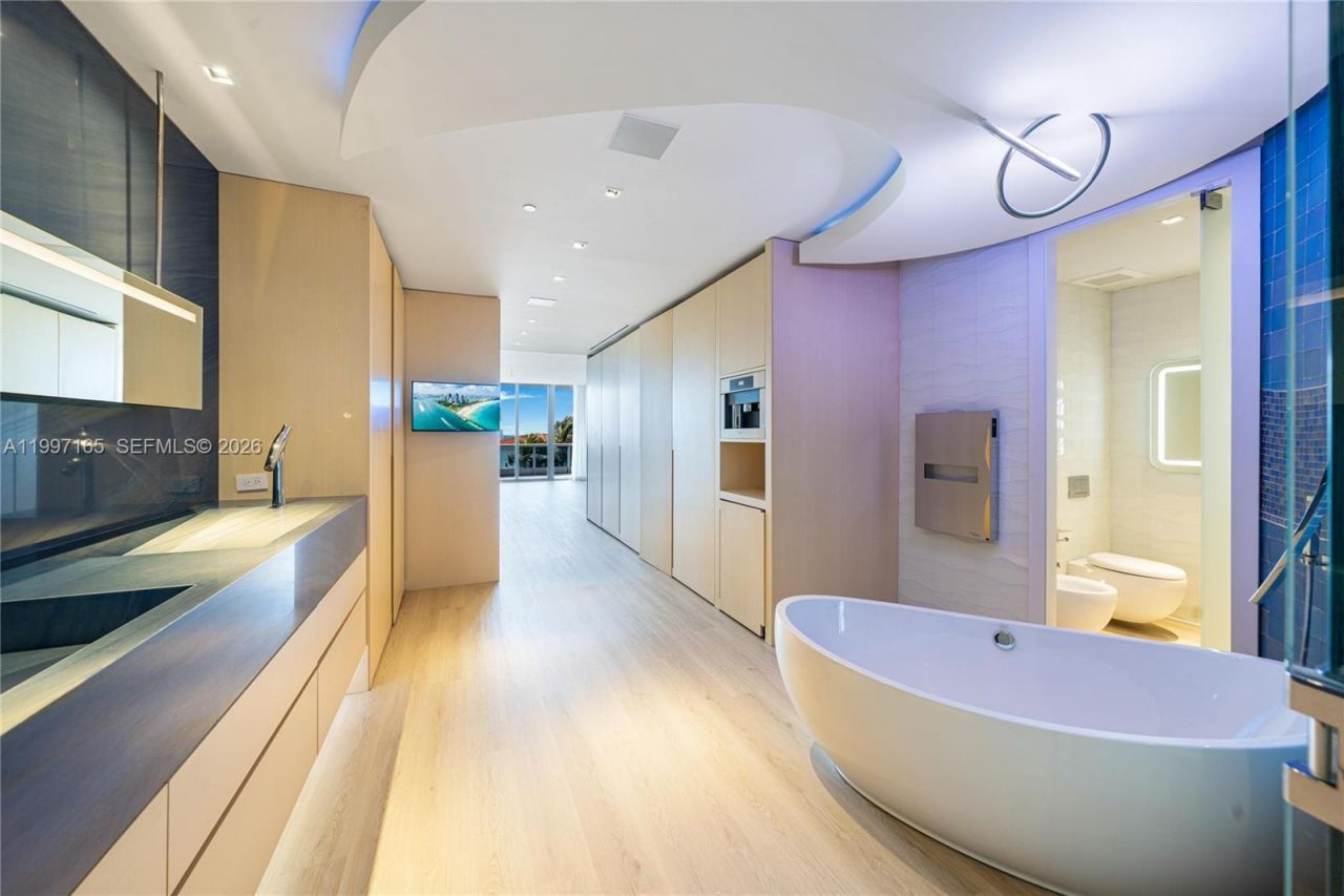 5959 Collins Ave, Unit 705, Miami Beach, FL 33140 Photo