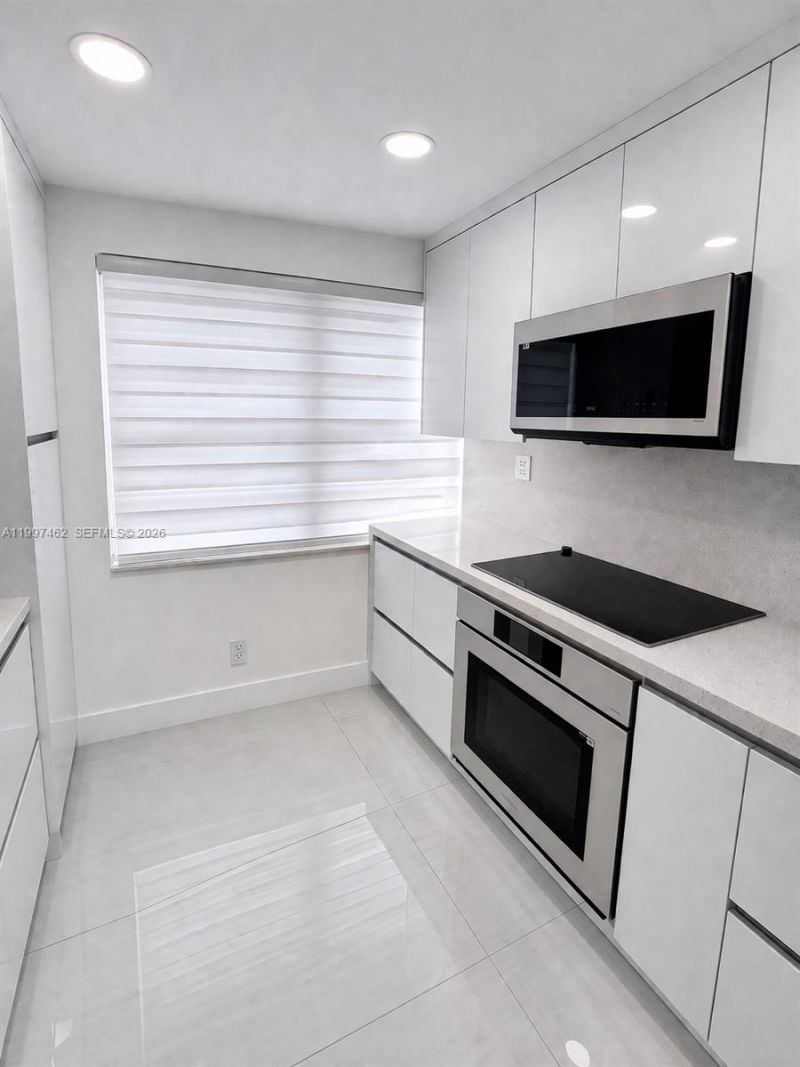 6901 Cypress Rd, Unit B17, Plantation, FL 33317 Photo