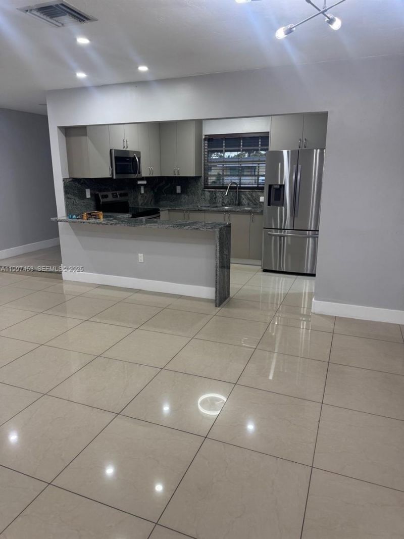 7541 Miramar Pkwy, Miramar, FL 33023 Photo