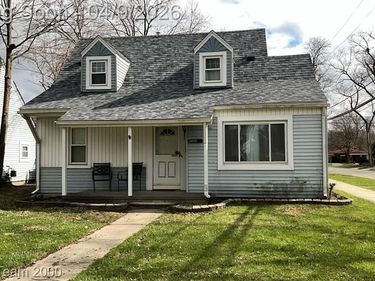 26095 HANOVER Street, Dearborn Heights, MI 48125