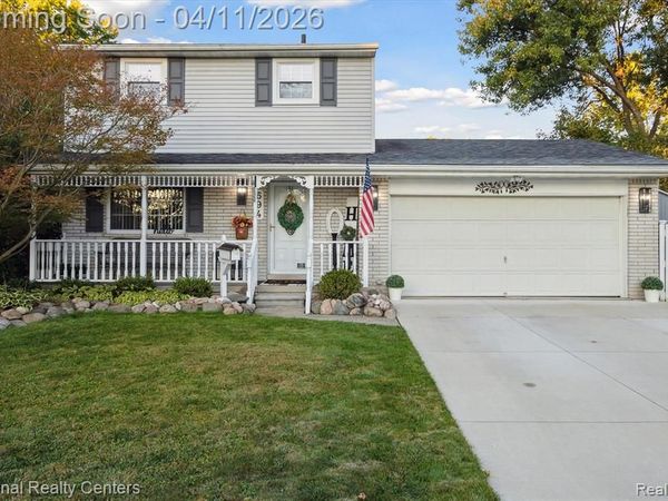 594 Worchester Street, Westland, MI 48186