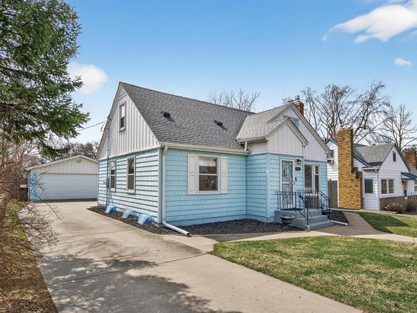 1200 Leland Road E, Maplewood, MN 55109