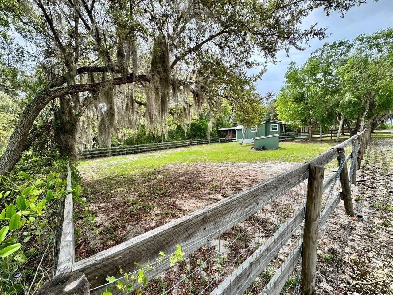 8575 NE 305th Avenue , Salt Springs, FL 32134 Photo