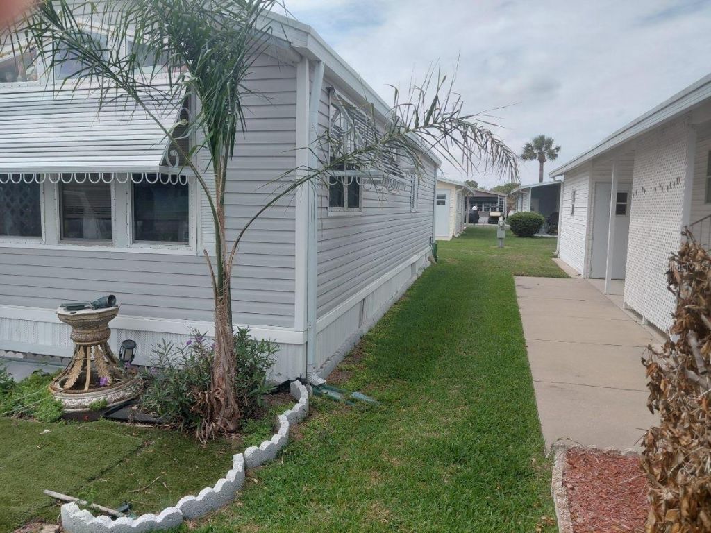 267 Big Pine Avenue N, Frostproof, FL 33843 Photo