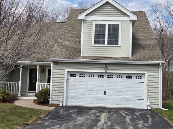 16 Brierly Circle, Unit 16, Millbury, MA 01527