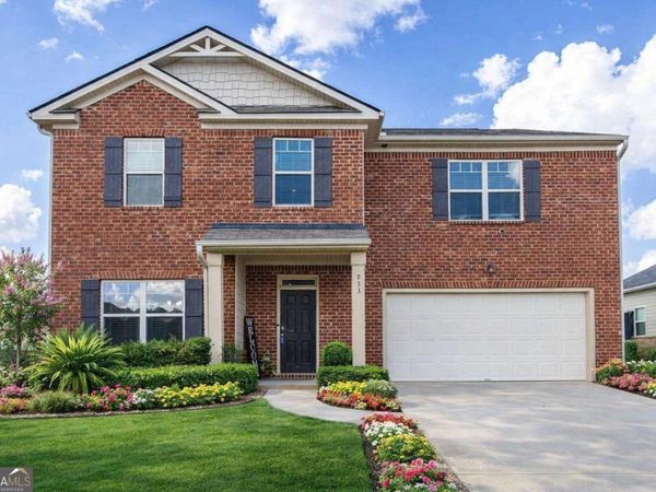 933 Nandina Lane, Loganville, GA 30052