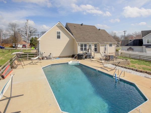 3430 E Henderson Way, Clarksville, TN 37042