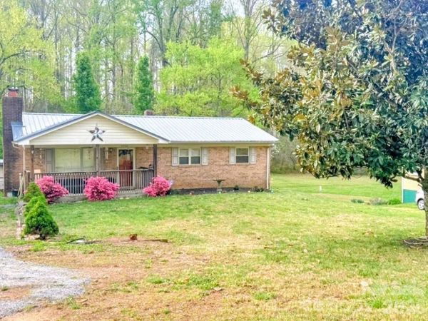 4268 Hartland Road , Lenoir, NC 28645