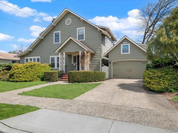 353 Bedford Avenue , Uniondale, NY 11553