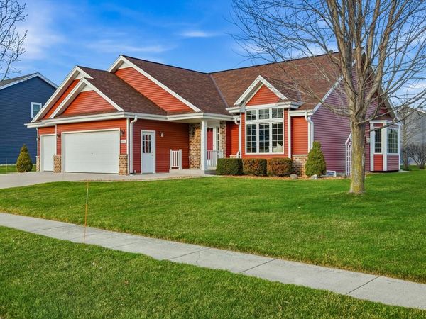 1001 Spring Waters DRIVE, Oconomowoc, WI 53066