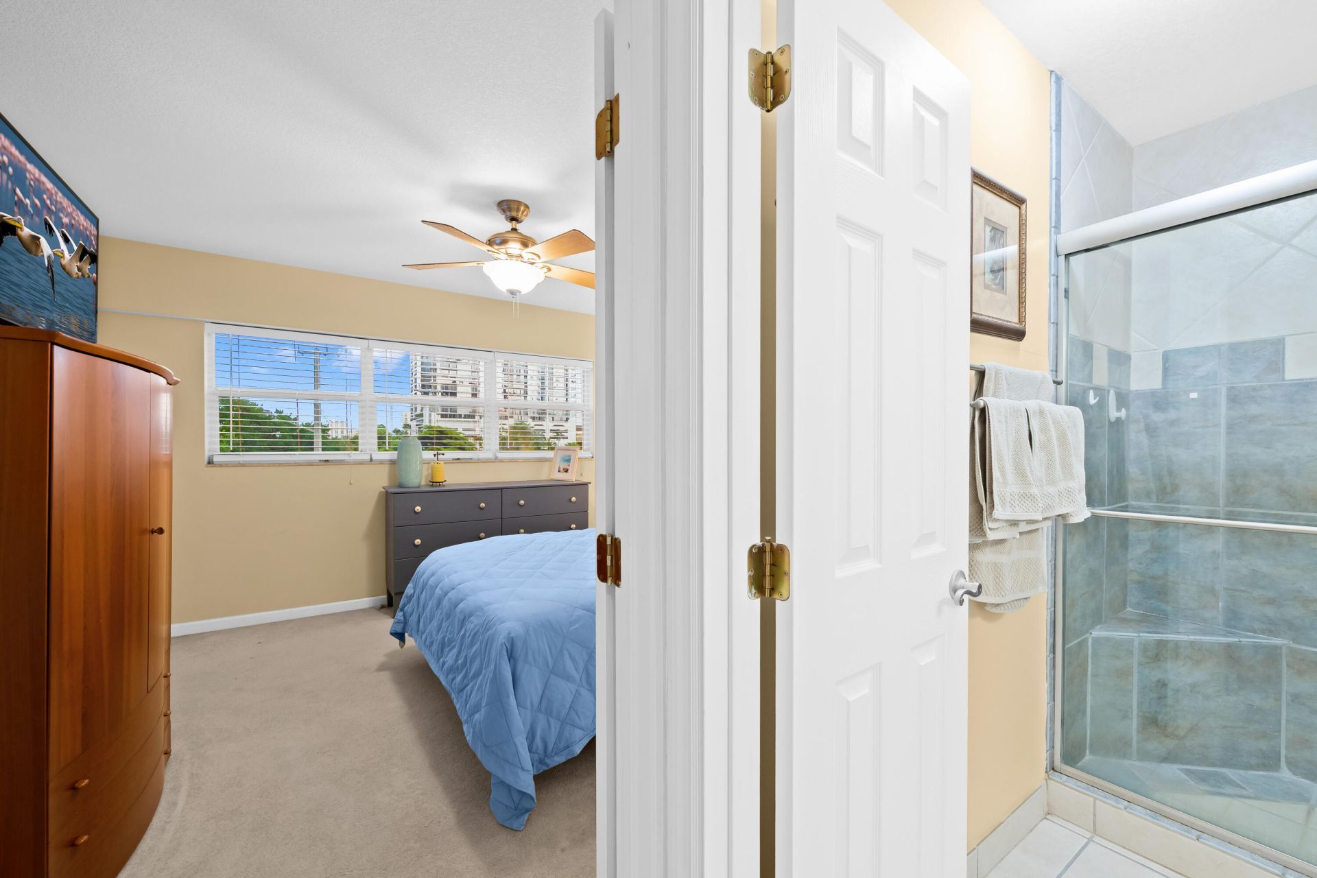 95 N Birch Road, Unit 304, Fort Lauderdale, FL 33304 Photo