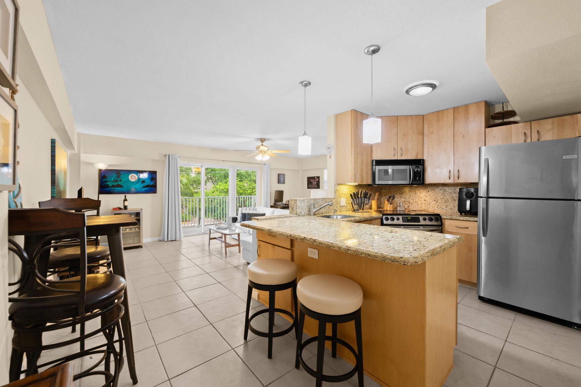 95 N Birch Road, Unit 304, Fort Lauderdale, FL 33304 Photo