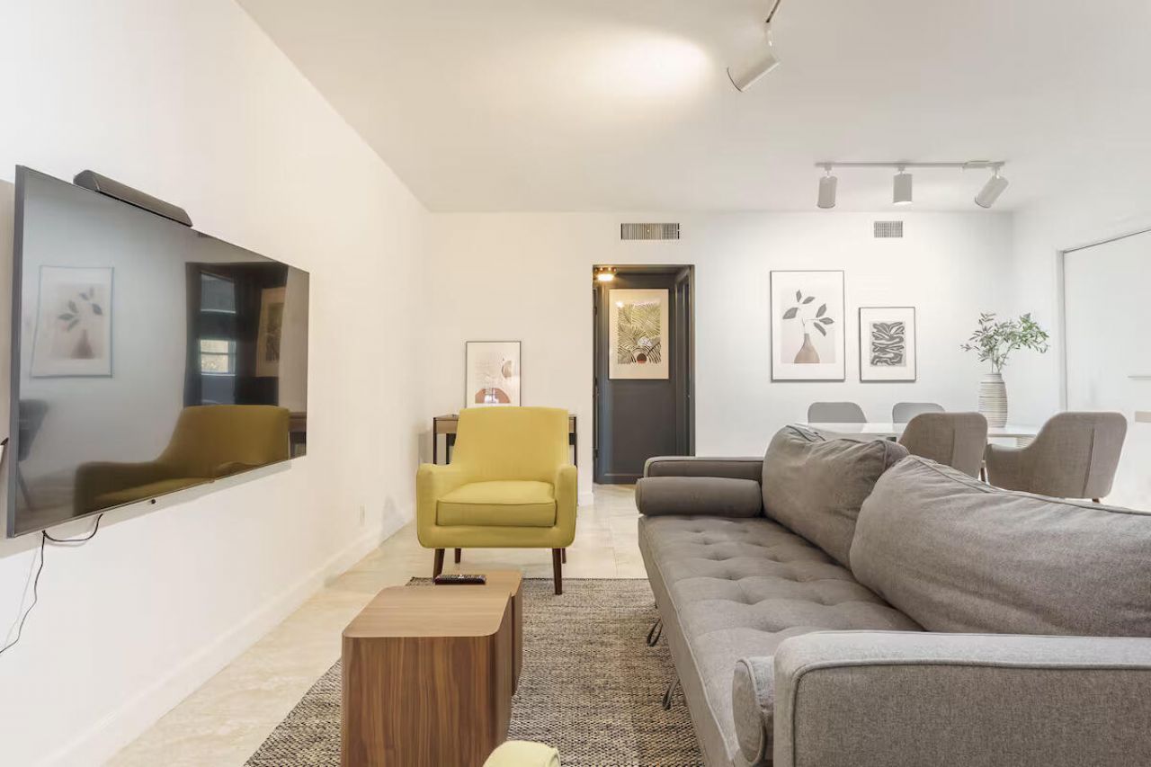 2404 NE 33rd Avenue, Unit 4, Fort Lauderdale, FL 33305 Photo