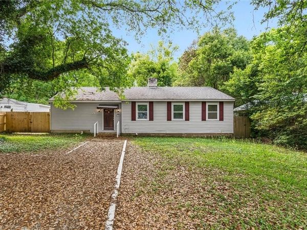 105 Village Circle W, Mobile, AL 36608