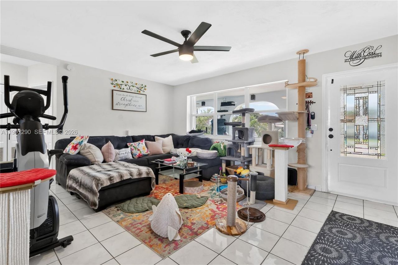 1335 NW 129th St , North Miami, FL 33167 Photo