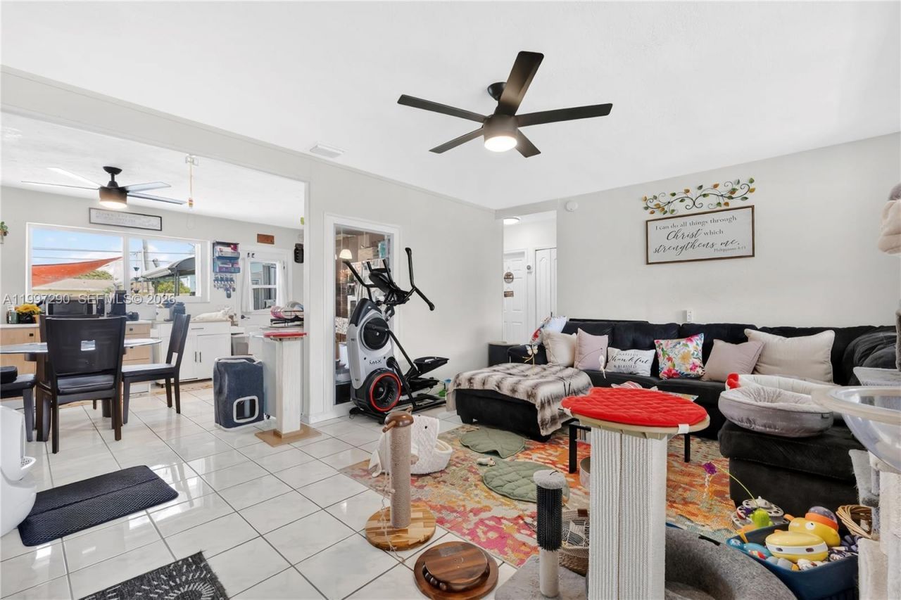 1335 NW 129th St , North Miami, FL 33167 Photo