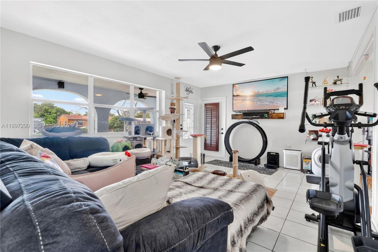 1335 NW 129th St , North Miami, FL 33167 Photo