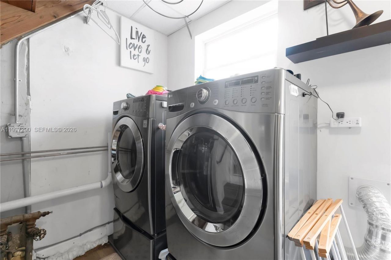 1335 NW 129th St , North Miami, FL 33167 Photo