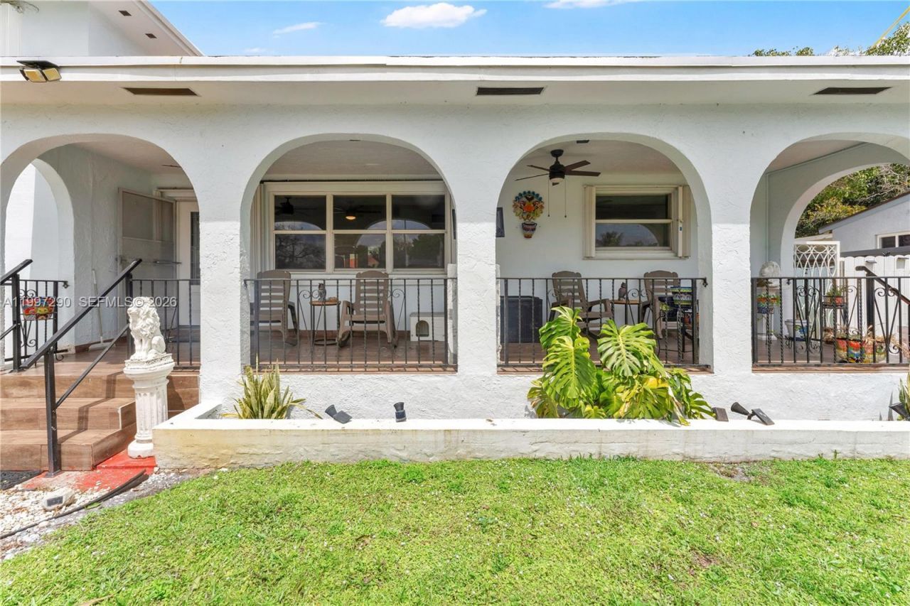 1335 NW 129th St , North Miami, FL 33167 Photo