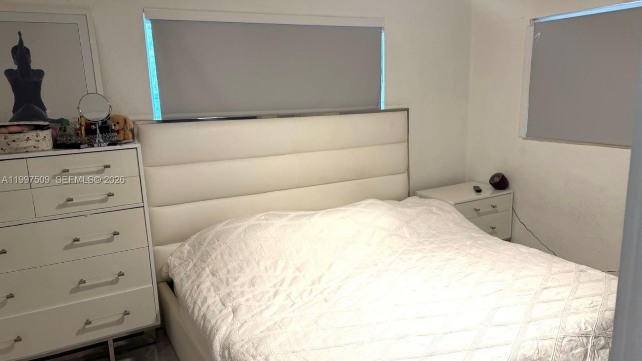 2456 NW 28th St, Miami, FL 33142 Photo