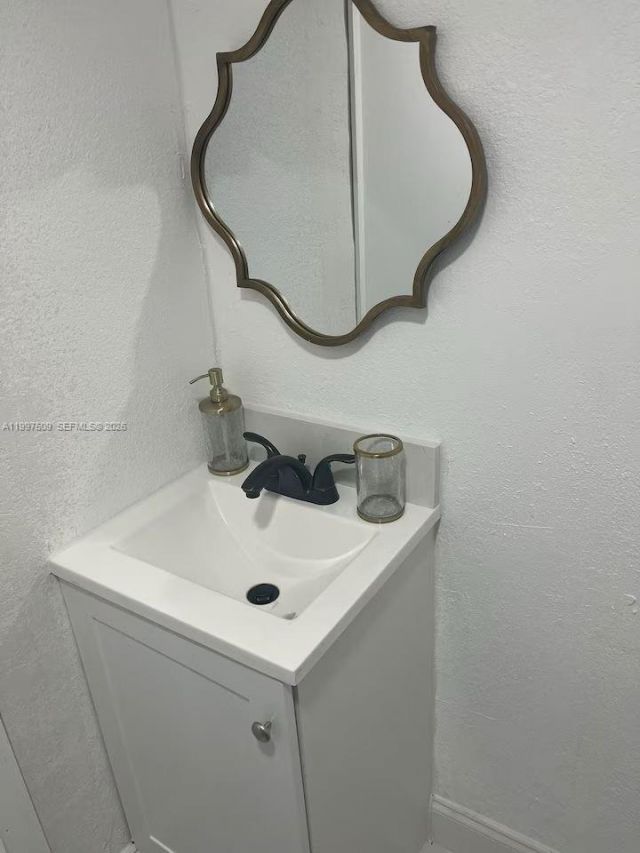 2456 NW 28th St, Miami, FL 33142 Photo