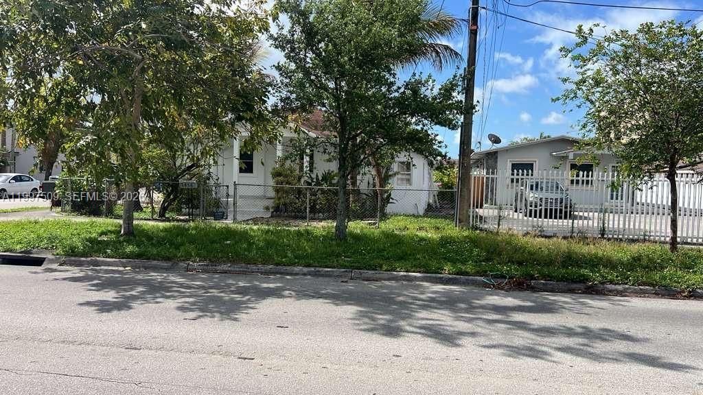 2456 NW 28th St, Miami, FL 33142 Photo