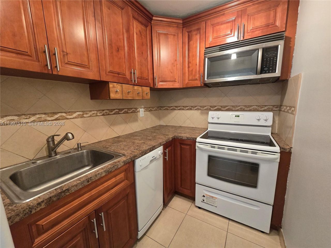 4845 NW 7th St, Unit 309-5, Miami, FL 33126 Photo
