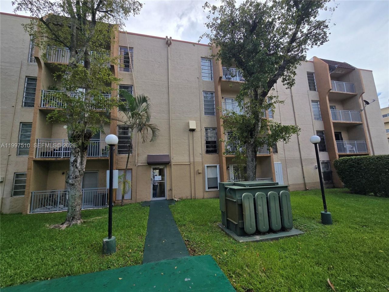 4845 NW 7th St, Unit 309-5, Miami, FL 33126 Photo