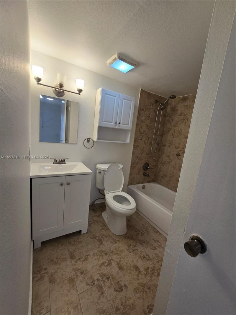 4845 NW 7th St, Unit 309-5, Miami, FL 33126 Photo