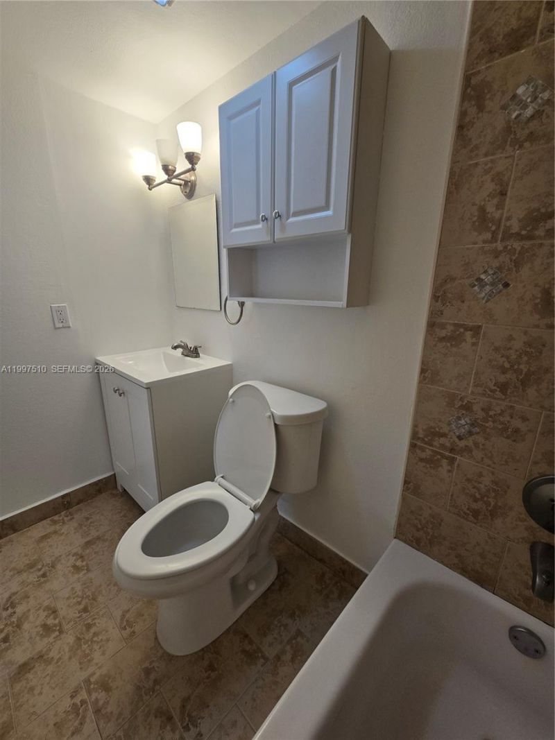 4845 NW 7th St, Unit 309-5, Miami, FL 33126 Photo