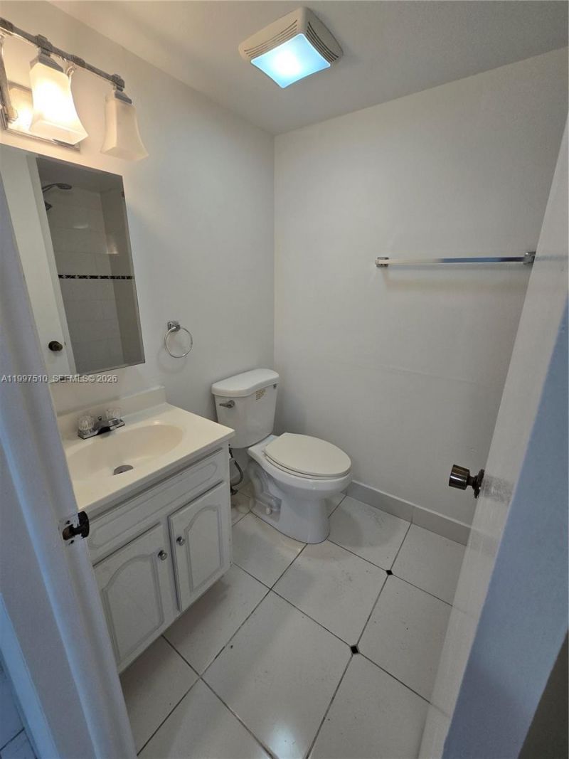 4845 NW 7th St, Unit 309-5, Miami, FL 33126 Photo