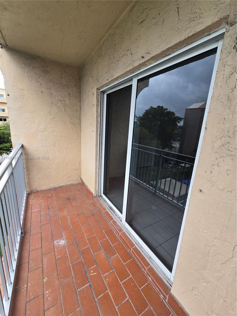 4845 NW 7th St, Unit 309-5, Miami, FL 33126 Photo