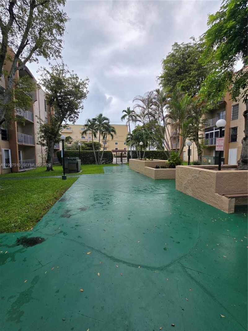 4845 NW 7th St, Unit 309-5, Miami, FL 33126 Photo
