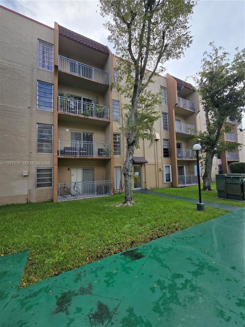 4845 NW 7th St, Unit 309-5, Miami, FL 33126 Photo